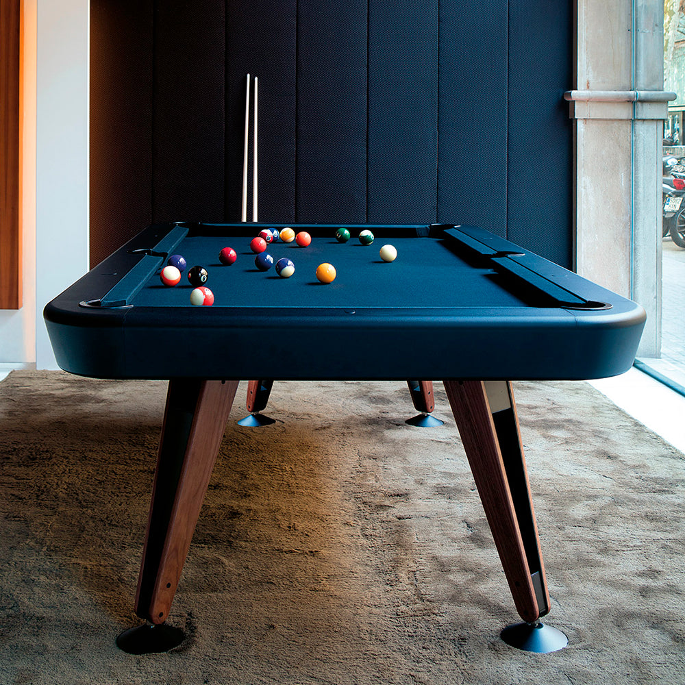 Mesa de billar RS Barcelona en salón de lujo.