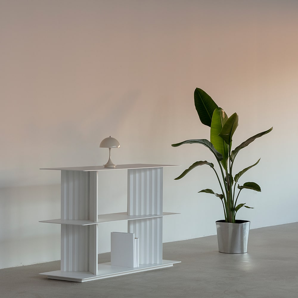 Estantería modular de diseño para interior y exterior.