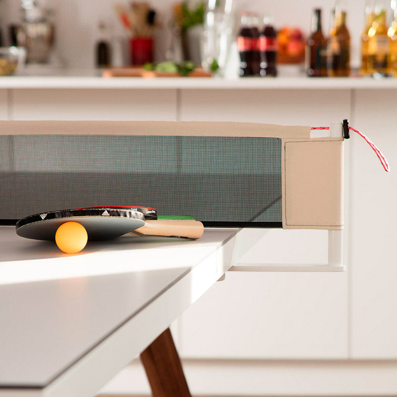 Detalle de mesa de ping pong RS Barcelona para cocina de hogar.