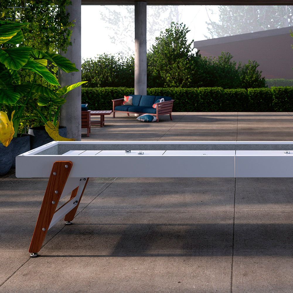 Shuffleboard de diseño RS Barcelona para terraza exterior cubierta.
