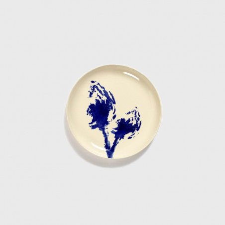 Plate S White Artichoke Blue